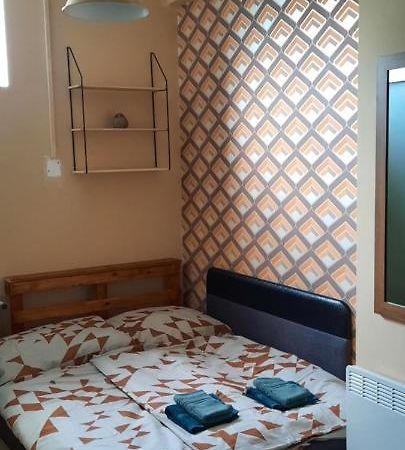 Csenge Apartman ケストヘイ エクステリア 写真